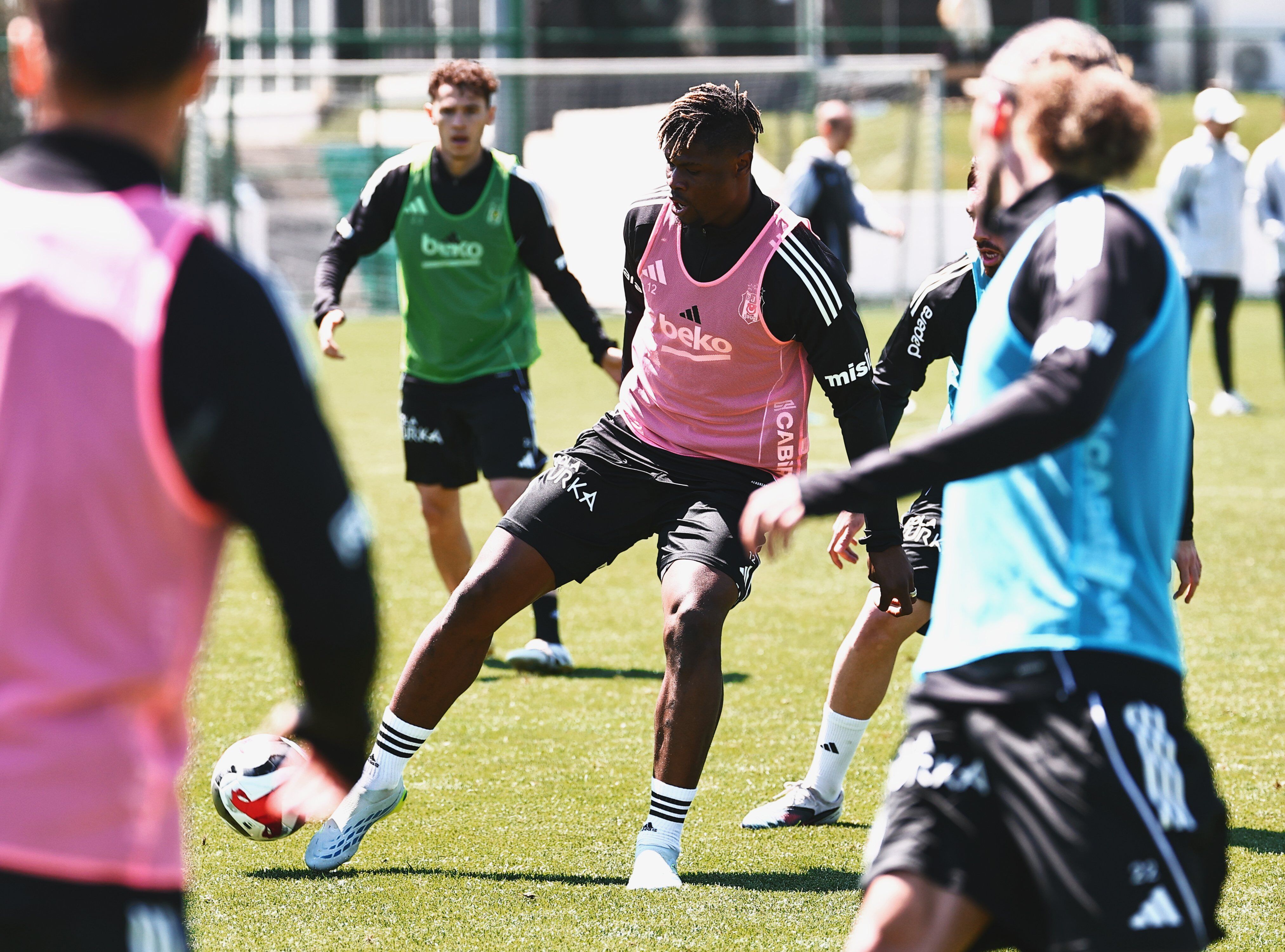 H H Ed R Z1B I A Az Mi Y