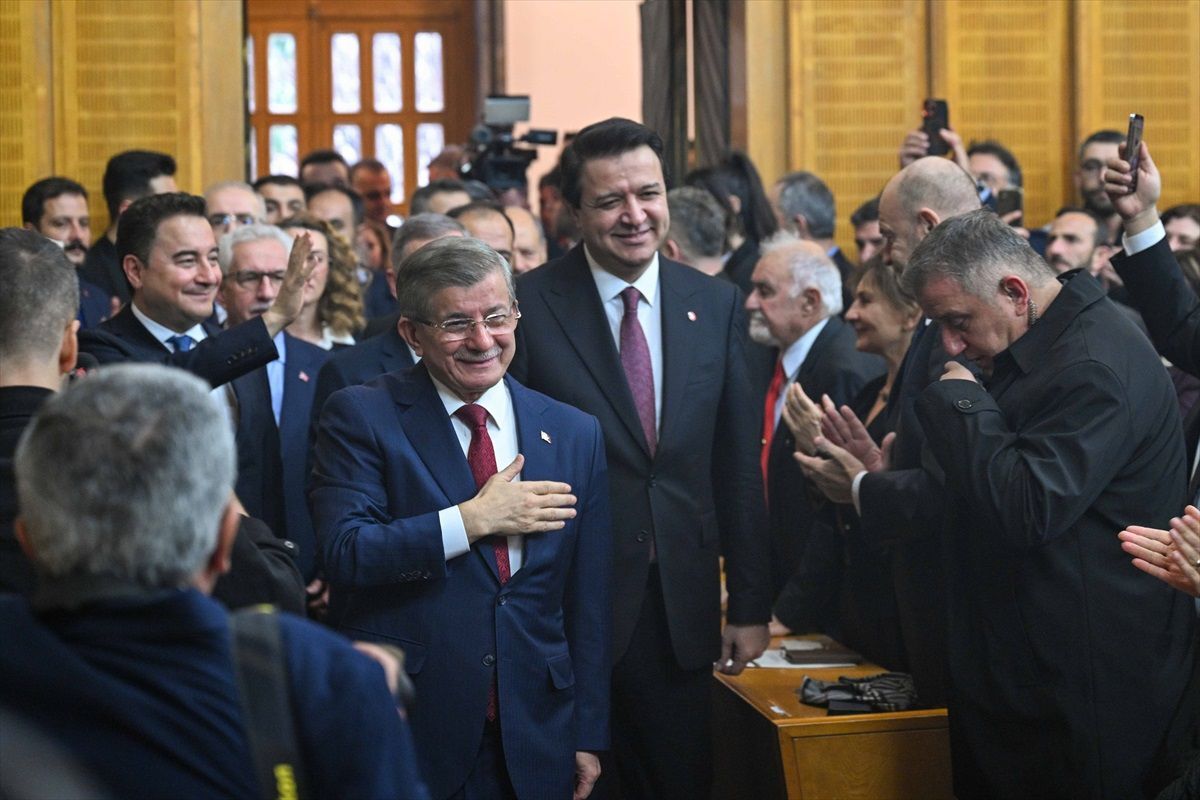 Yeni Yol Tbmm De Ilk Grup Toplantisini Yapti 18264261 Amp