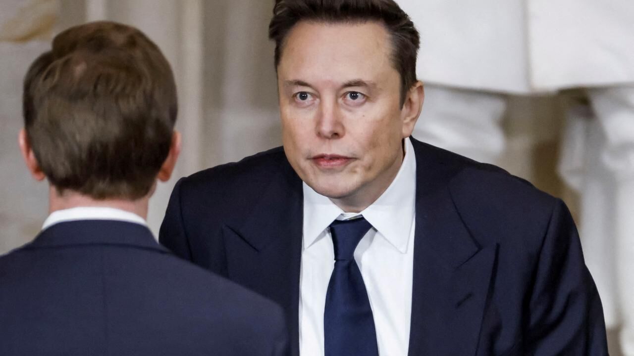 Musk Reu 2324842