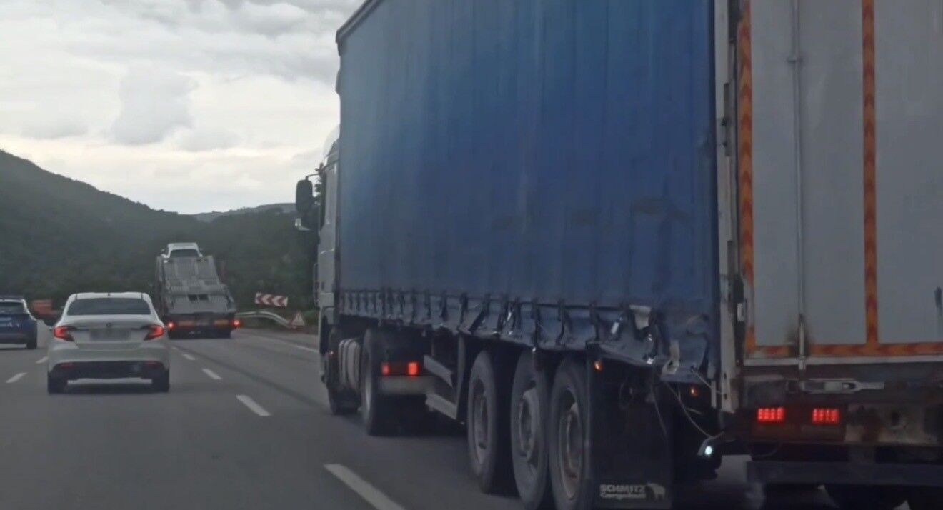 A W758809 02
