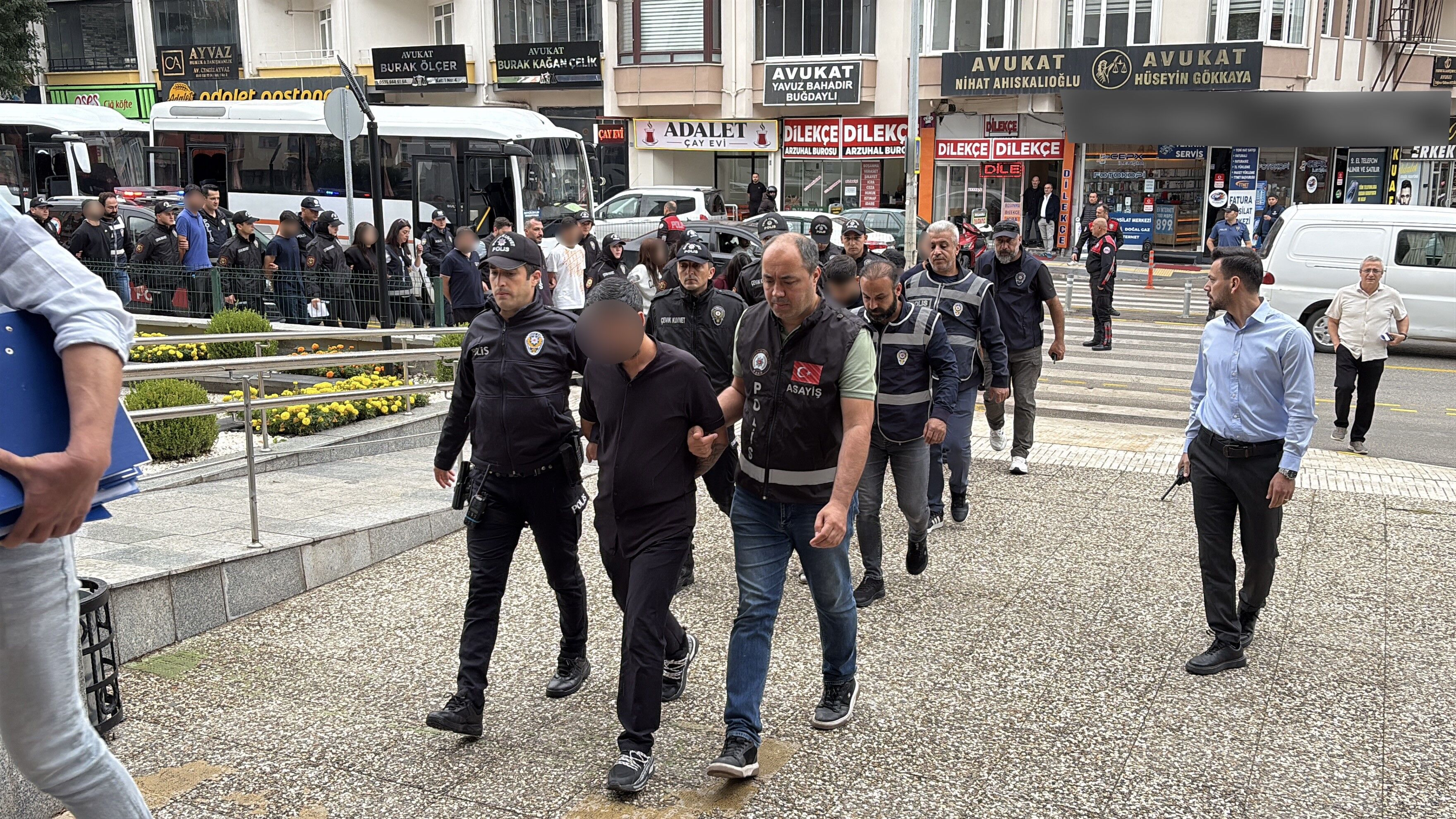 4 ilde 'sazan sarmalı' operasyonu!