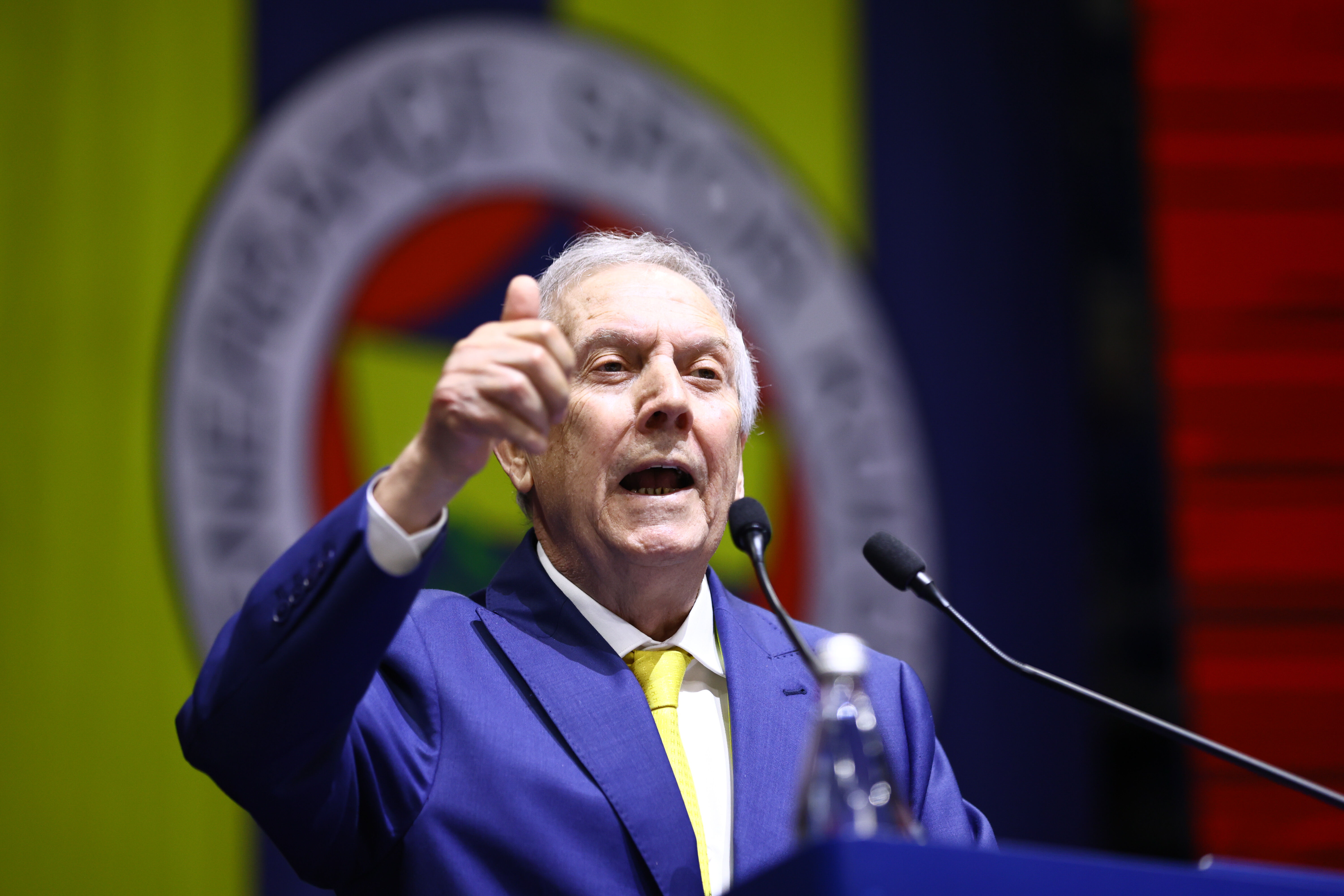 Aziz Yıldırım'dan, Saran yönetimine: Sizi ibra etmeyeceğim!