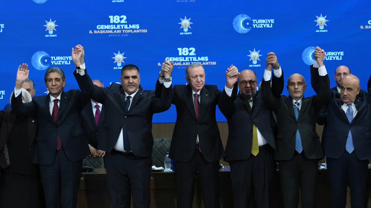 Dokuz belediye başkanı AK Parti'ye katıldı