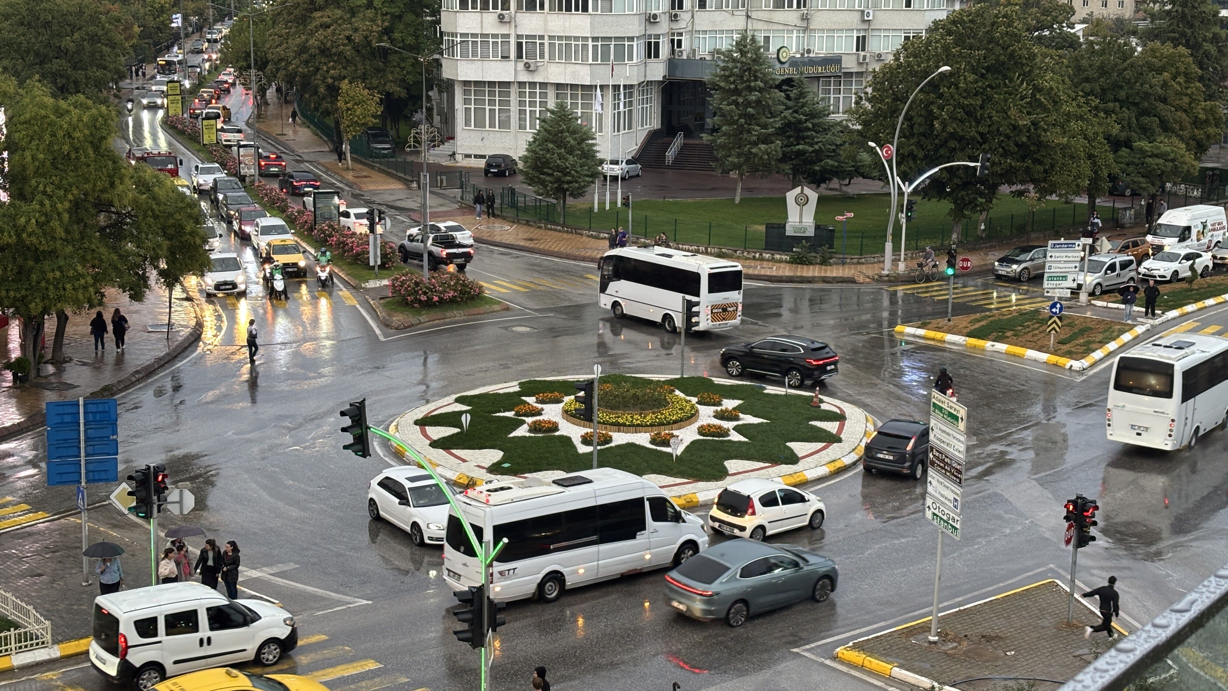Edirne'de sağanak yağış etkili oldu