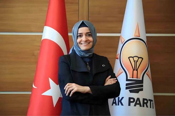 Fatma Betül Sayan Kaya istifasını açıkladı