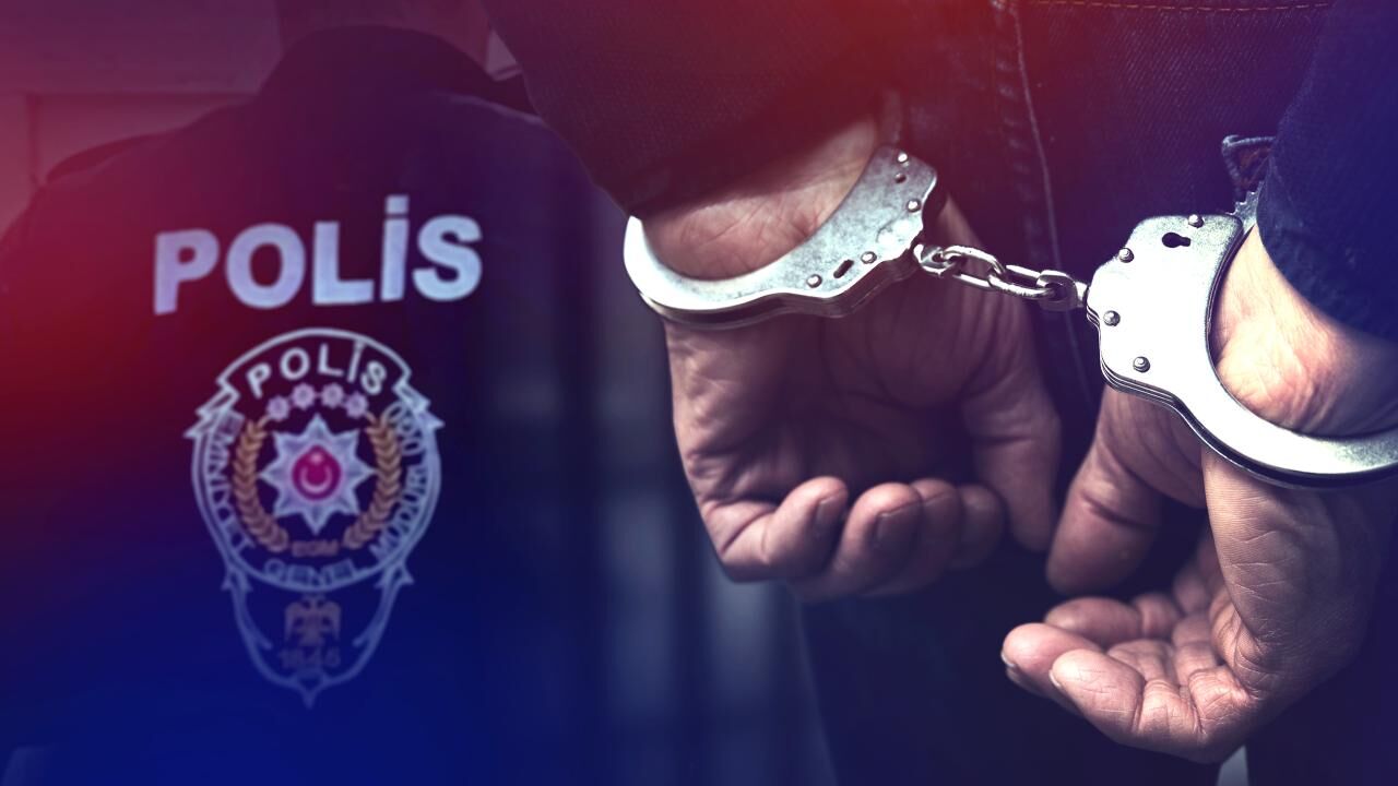 Polis Gozalti Stok 2428656-1