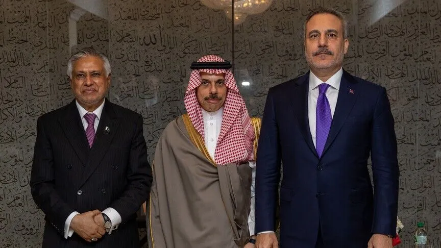 Fidan, Suudi Arabistan ve Pakistanlı mevkidaşlarıyla bir araya geldi