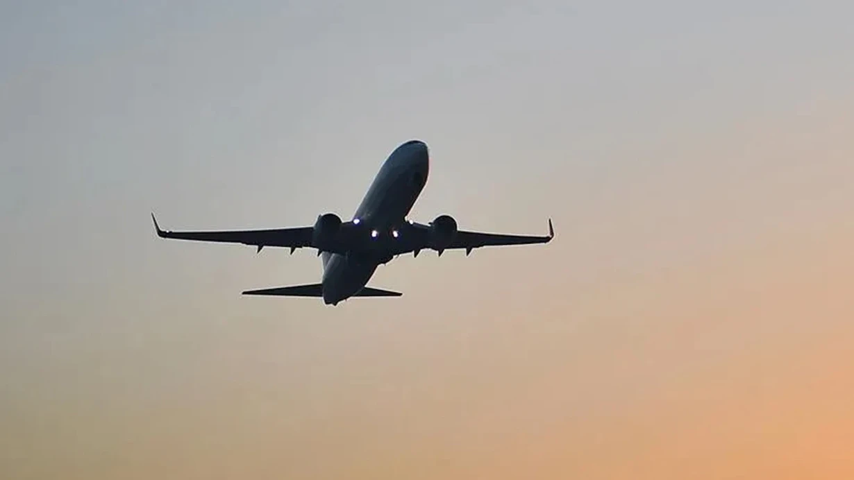 Dubai-Tel Aviv uçağındaki kaçırılma alarmının nedeni pilotların kavgası çıktı