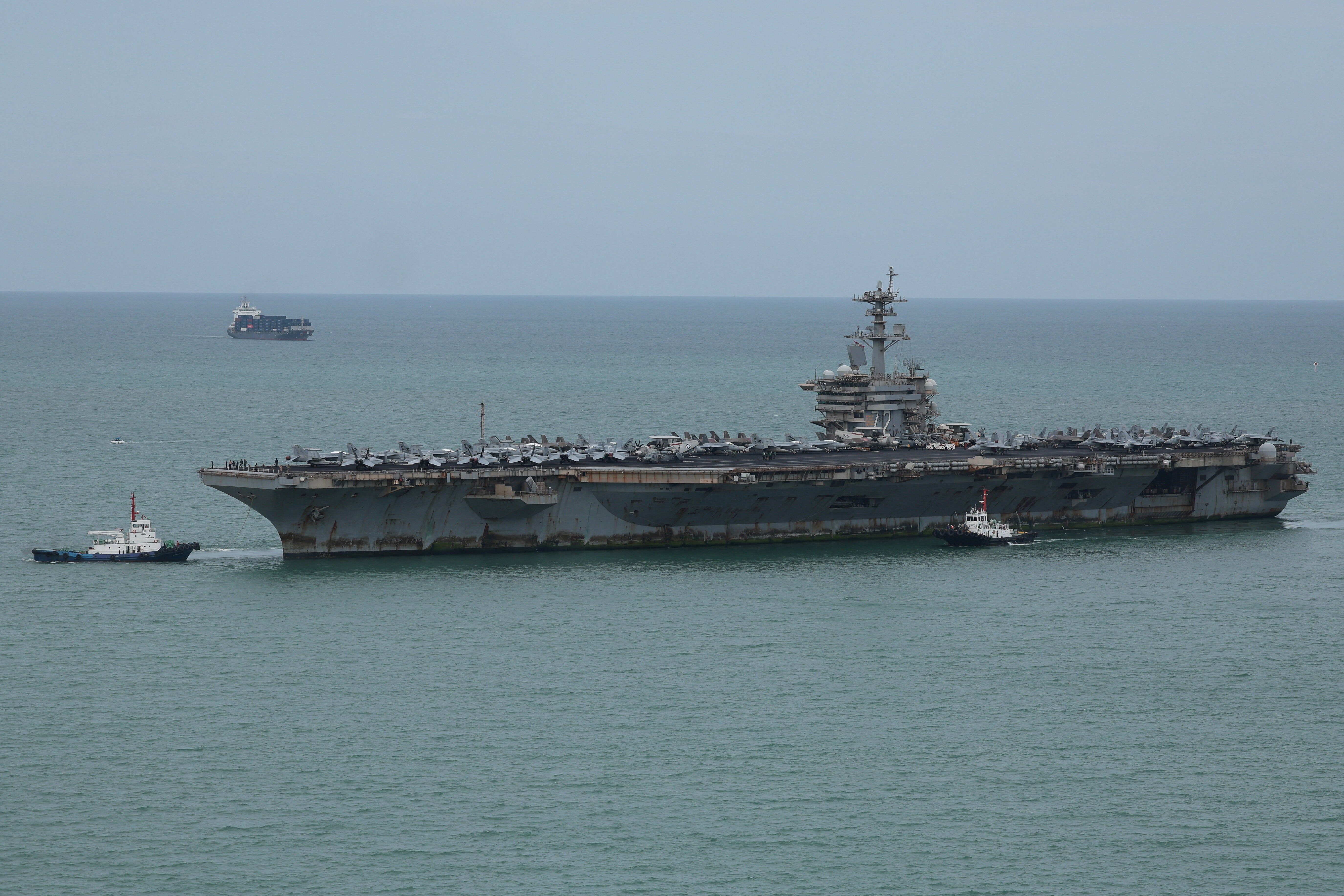USS Abraham Lincoln'de 8 denizci intihar girişiminde bulundu