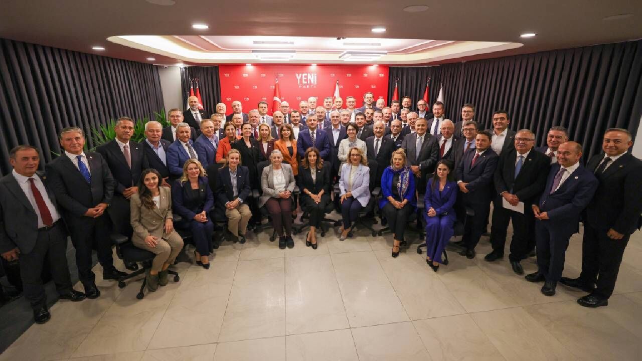 Özgür Özel'den Meclis açıklaması