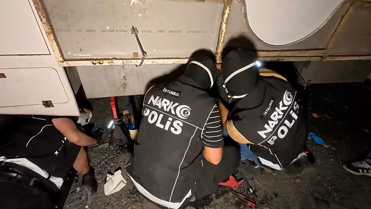 İstanbul'da film sahneleri gibi uyuşturucu operasyonu