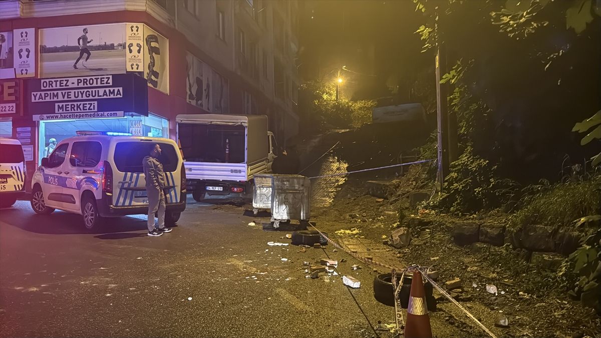 Zonguldak'ta metruk bina kısmen çöktü