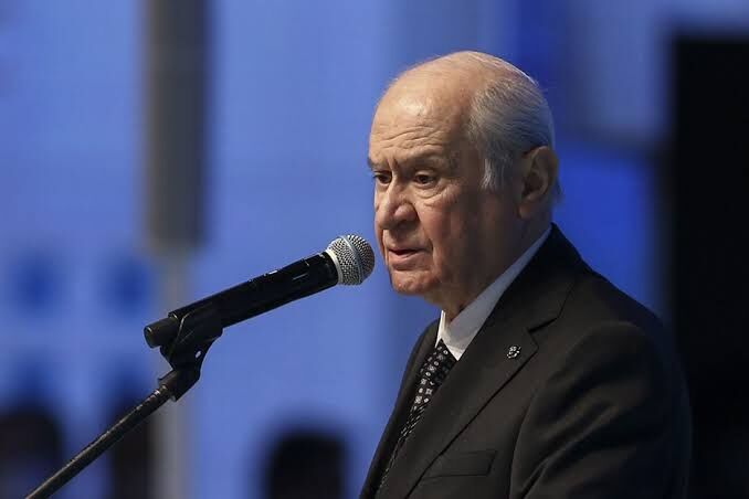Bahçeli: Yolsuzluklarla uğranılan kamu zararı geri alınarak emeklimize, dar ve sabit gelirli vatandaşlarımıza verilmeli